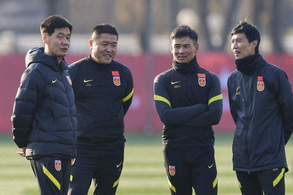 猛男gaygay打光屁股